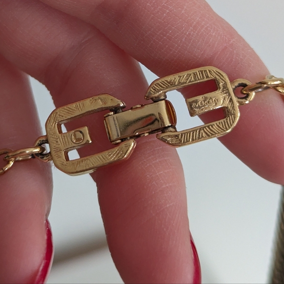 Givenchy thick gold Herringbone/ snack chain necklace - Picture 5 of 12